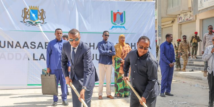 Ra’iisul Wasaaraha oo dhagax dhigay Waddada Buula-xuubeey